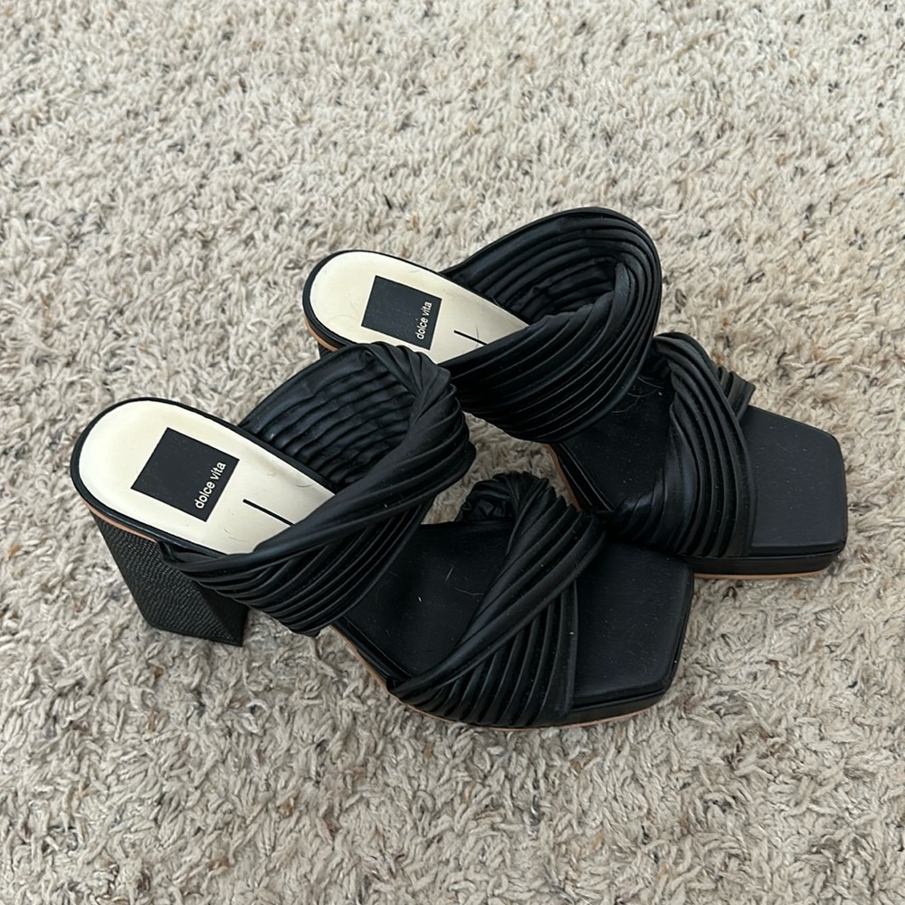 Dolce vida size 8 black heels!